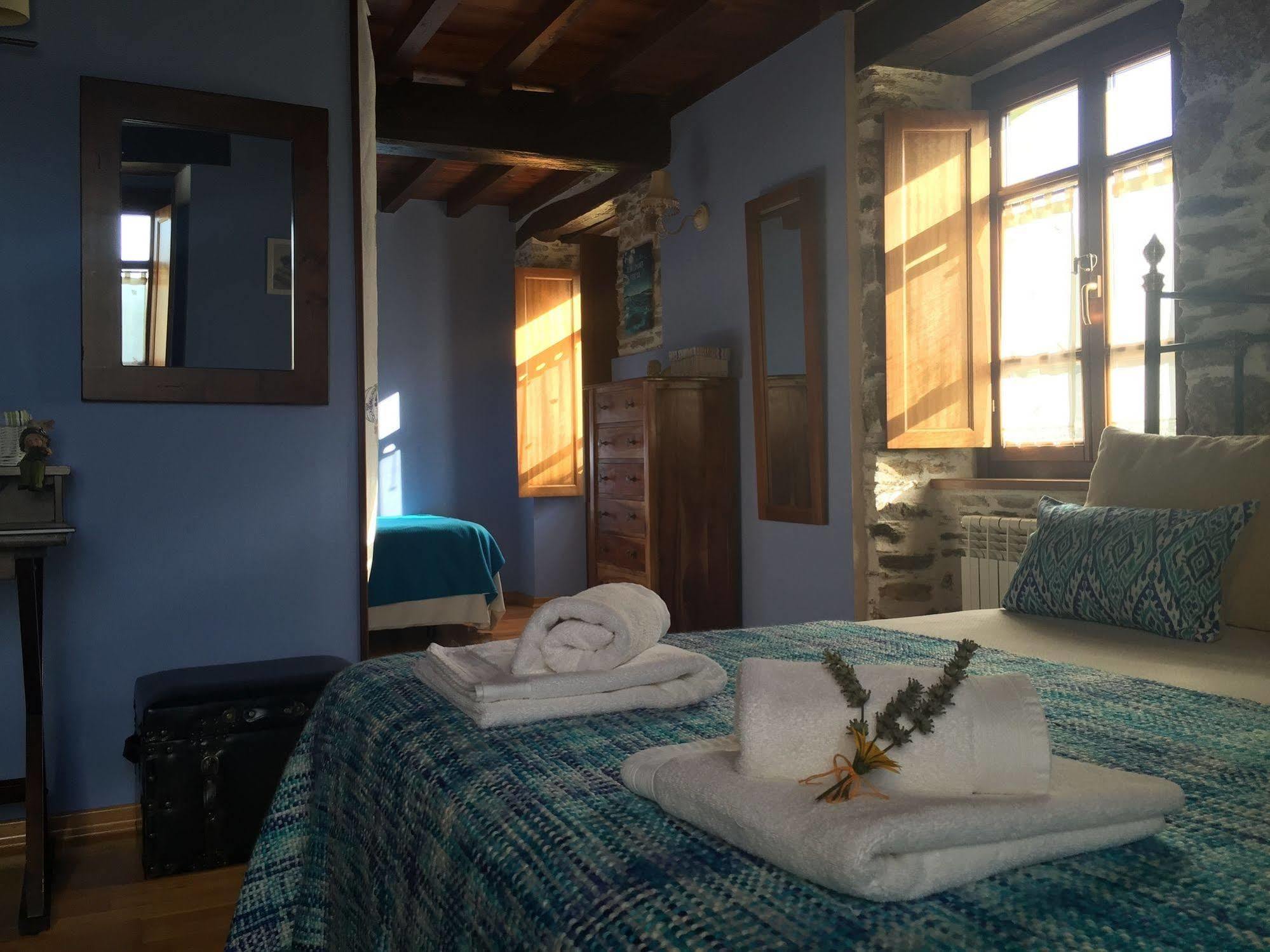 Os Tres Teixos Hotel Adelán Kültér fotó