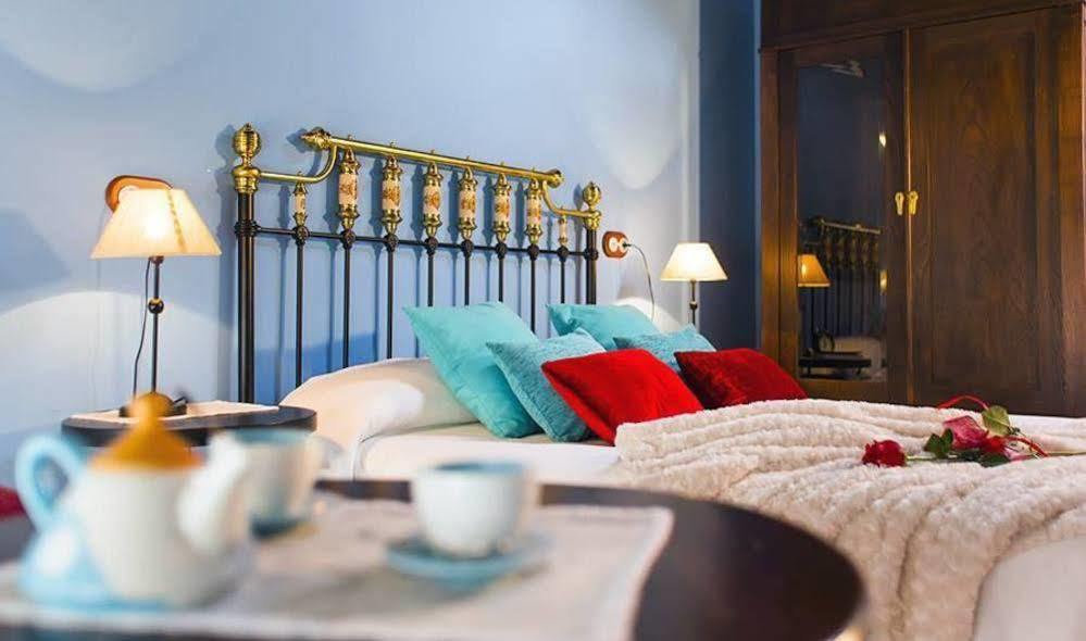 Os Tres Teixos Hotel Adelán Kültér fotó