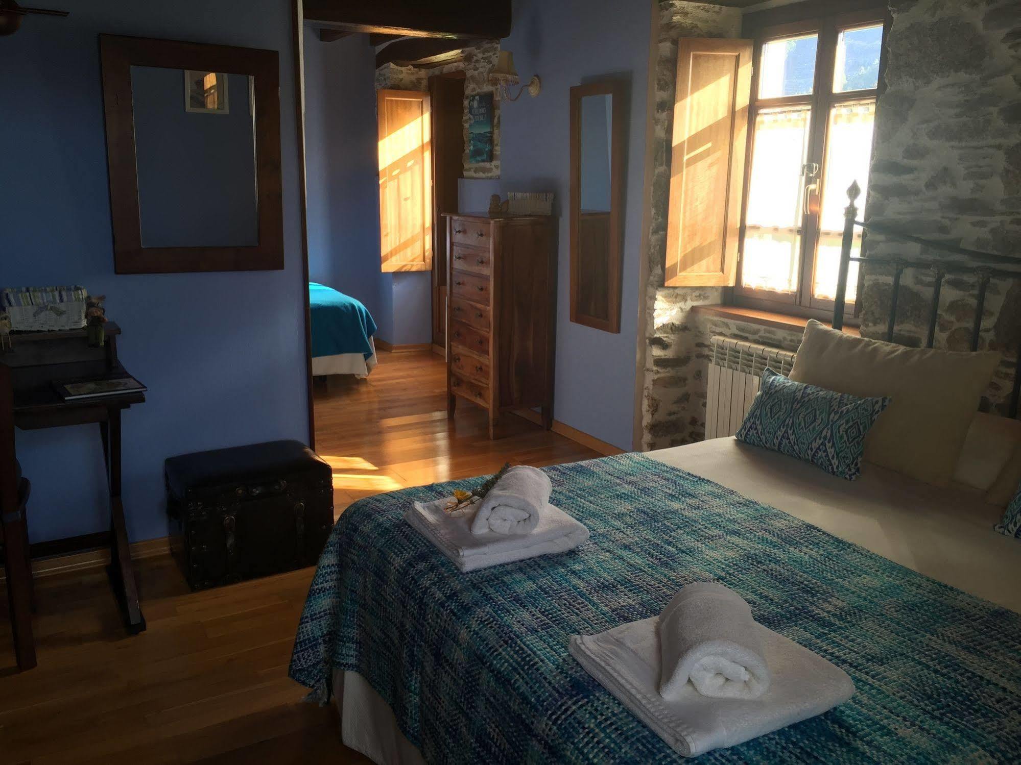 Os Tres Teixos Hotel Adelán Kültér fotó