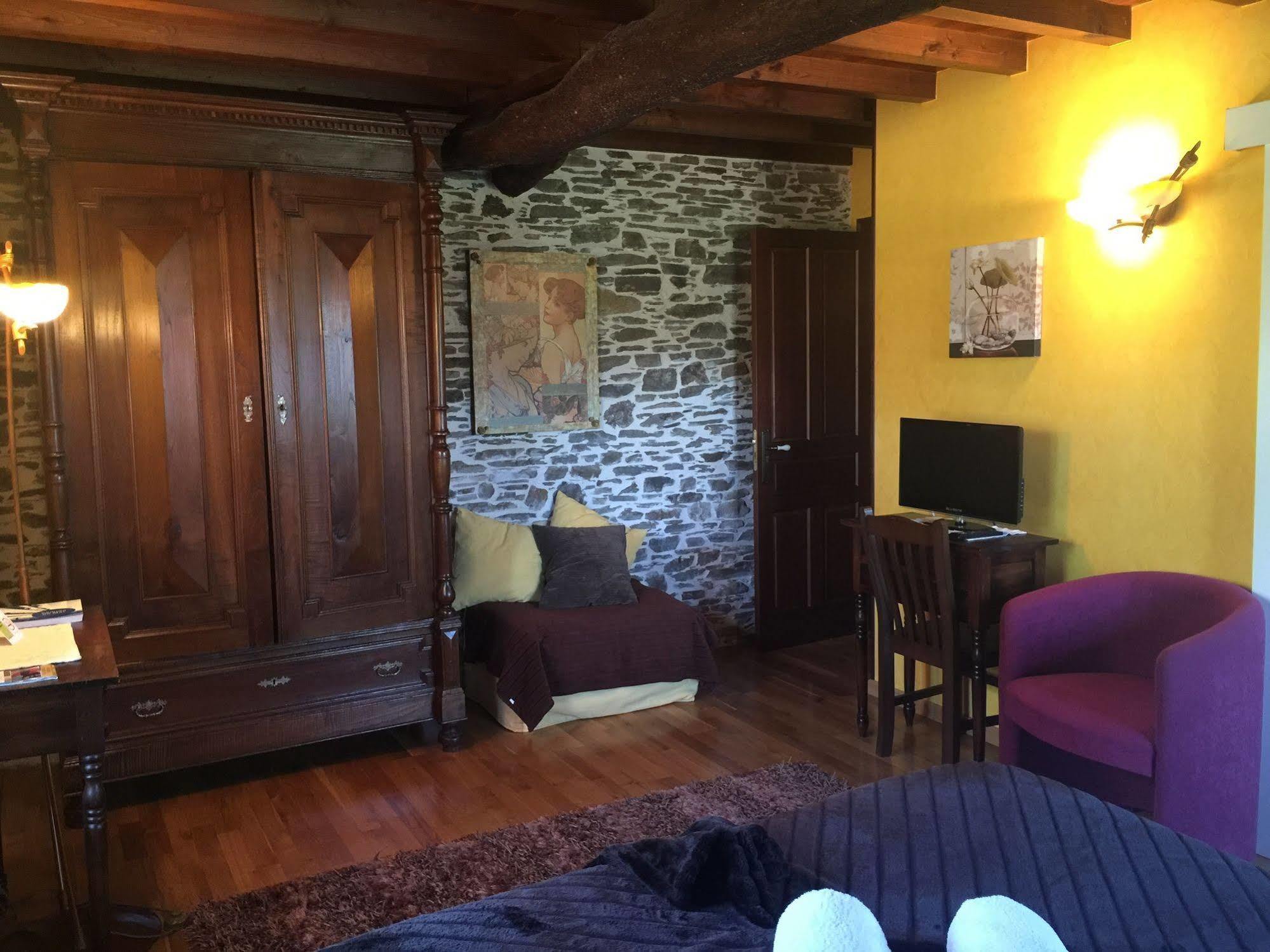 Os Tres Teixos Hotel Adelán Kültér fotó