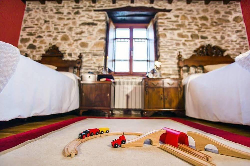 Os Tres Teixos Hotel Adelán Kültér fotó